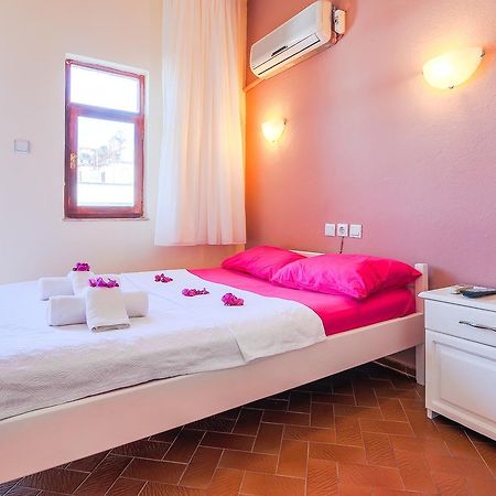 Saray Pansiyon Kaş Exteriör bild