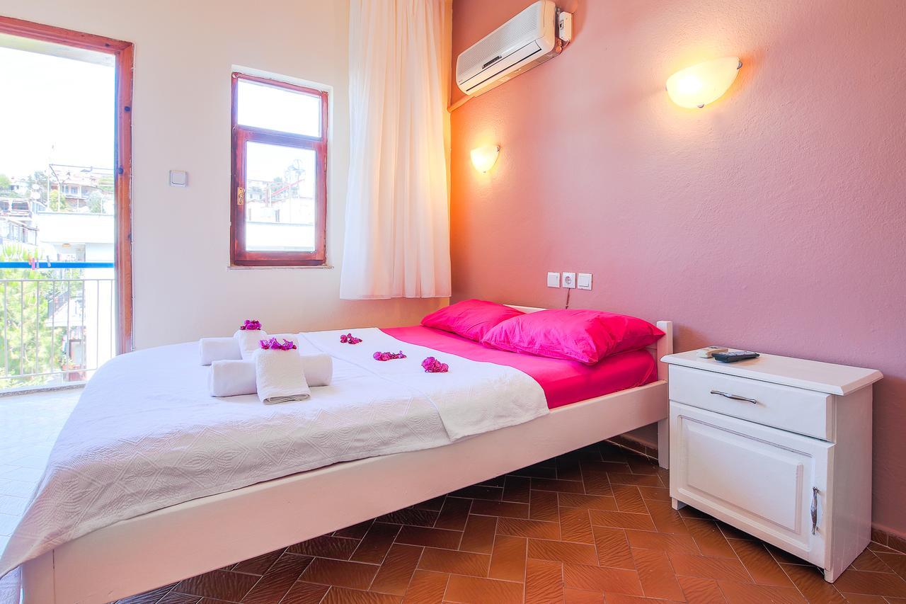 Saray Pansiyon Kaş Exteriör bild